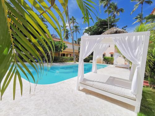 Bavaro Hotel | Tropical Suites Villas and Homes - Beach Club, Spa, Restaurants - playa Los Corales