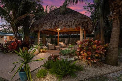 Palma Sola House | Tropical Tiki
