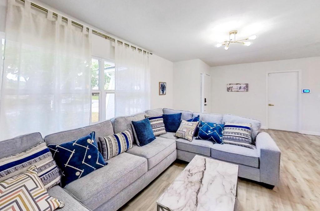 Dunedin House | Tropical Vibe