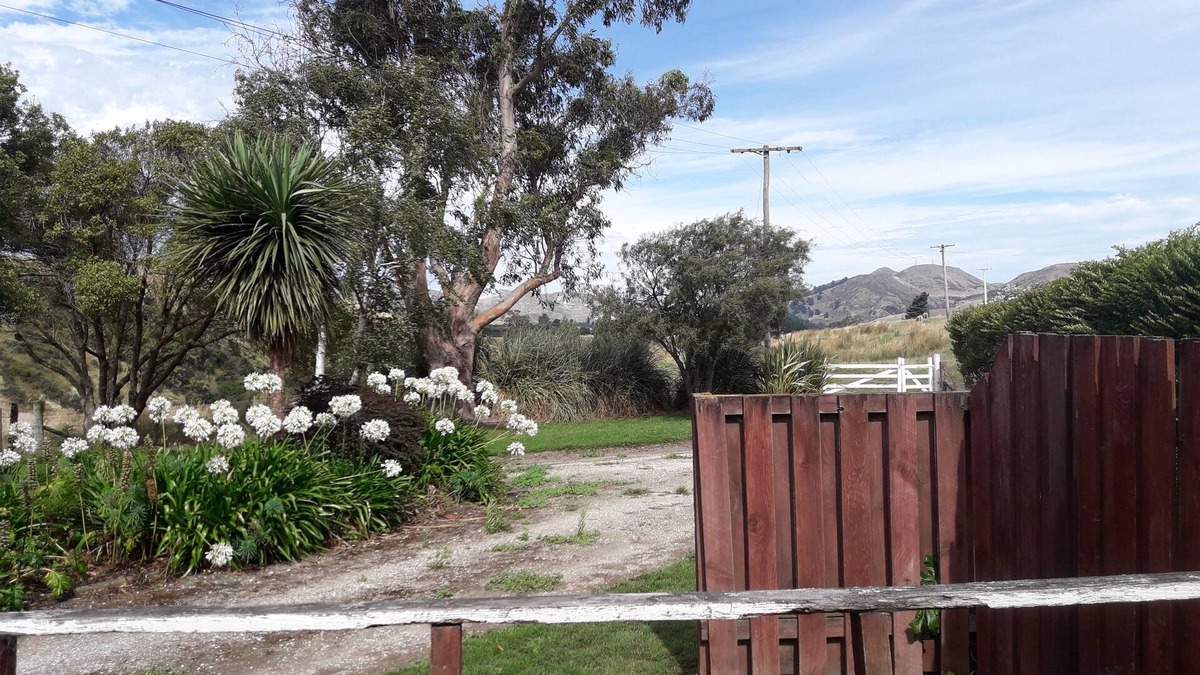Ward House | Troqueer Farm Cottage - Rural idyll located between Blenheim & Kaikoura