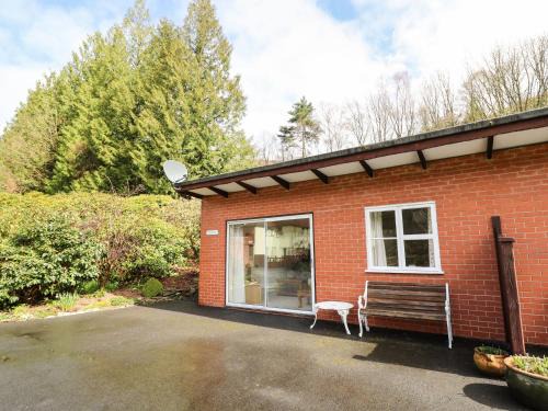 Llanwrthwl House | Trout Cottage