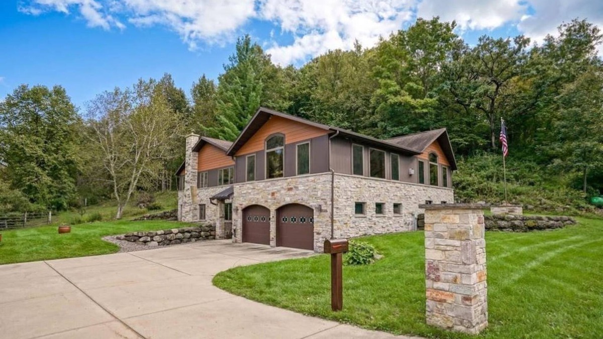 Iowa County House | Trout Fishing Retreat w/Private Access 1-Mile of Famous Wisconsin Trout Stream