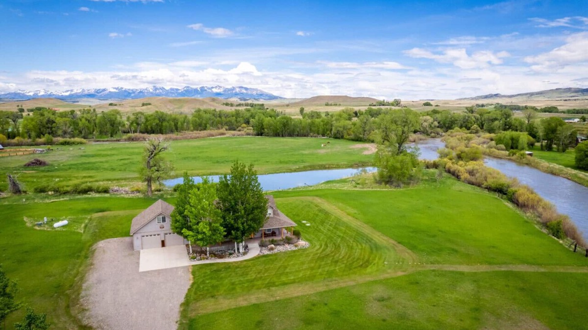 Livingston House | Trout House - Amazing Summer and Winter Home on the Shields River