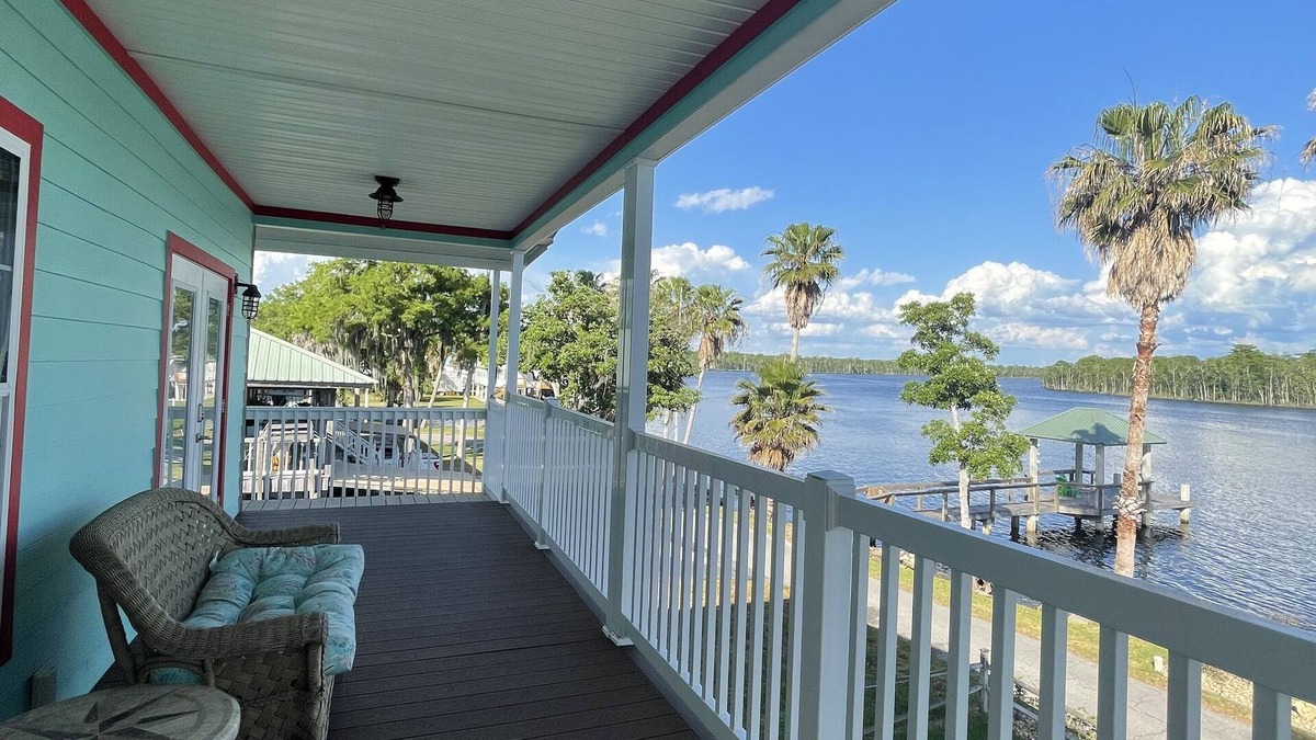 Suwannee House | Trout Key Suwannee River front at the Gulf in Suwannee Town