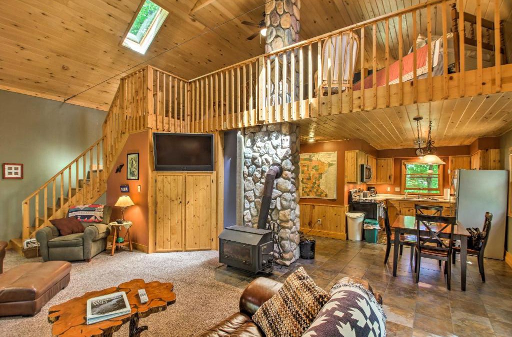 Bovey House | Trout Lake Cabin with Private Dock, Kayaks and Loft!