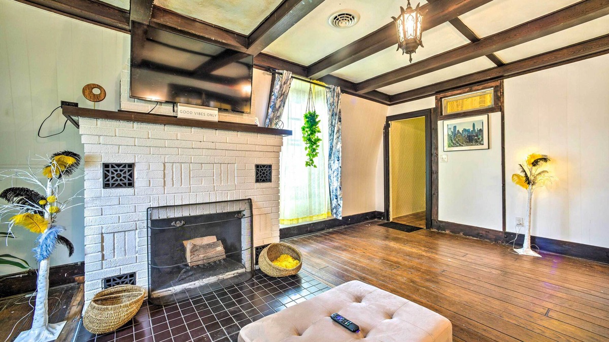 Newtonville House | Troy Townhome: 10 Mi to Downtown Albany!