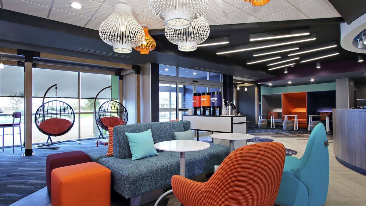 Bryan Hotel | Tru by Hilton Bryan College Station