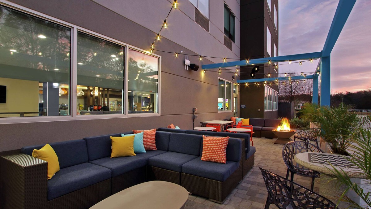 Mobile Hotel | Tru by Hilton Mobile