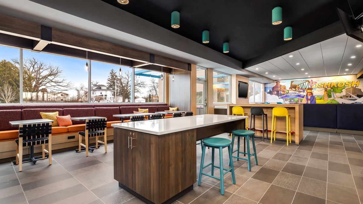 Oshkosh Hotel | Tru By Hilton Oshkosh