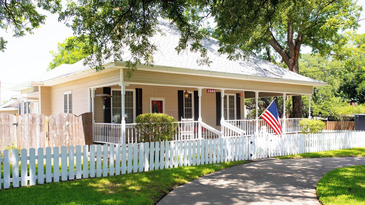 Brady House | True Heart of Texas Dream Home!