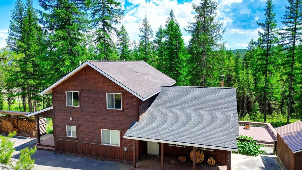 Whitefish House | True Montana Peaceful Surroundings | Beautiful Home | Pet Friendly | Sleeps 8