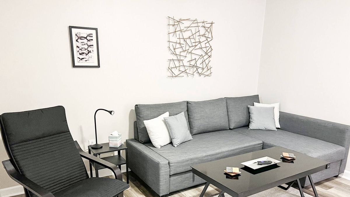 Ross Township Apartment | True PGH Experience! Fast Wifi + Free Parking!