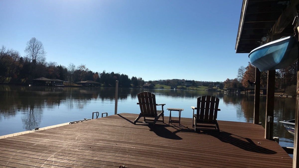 Livingston House | True tranquility at Lake Anna
