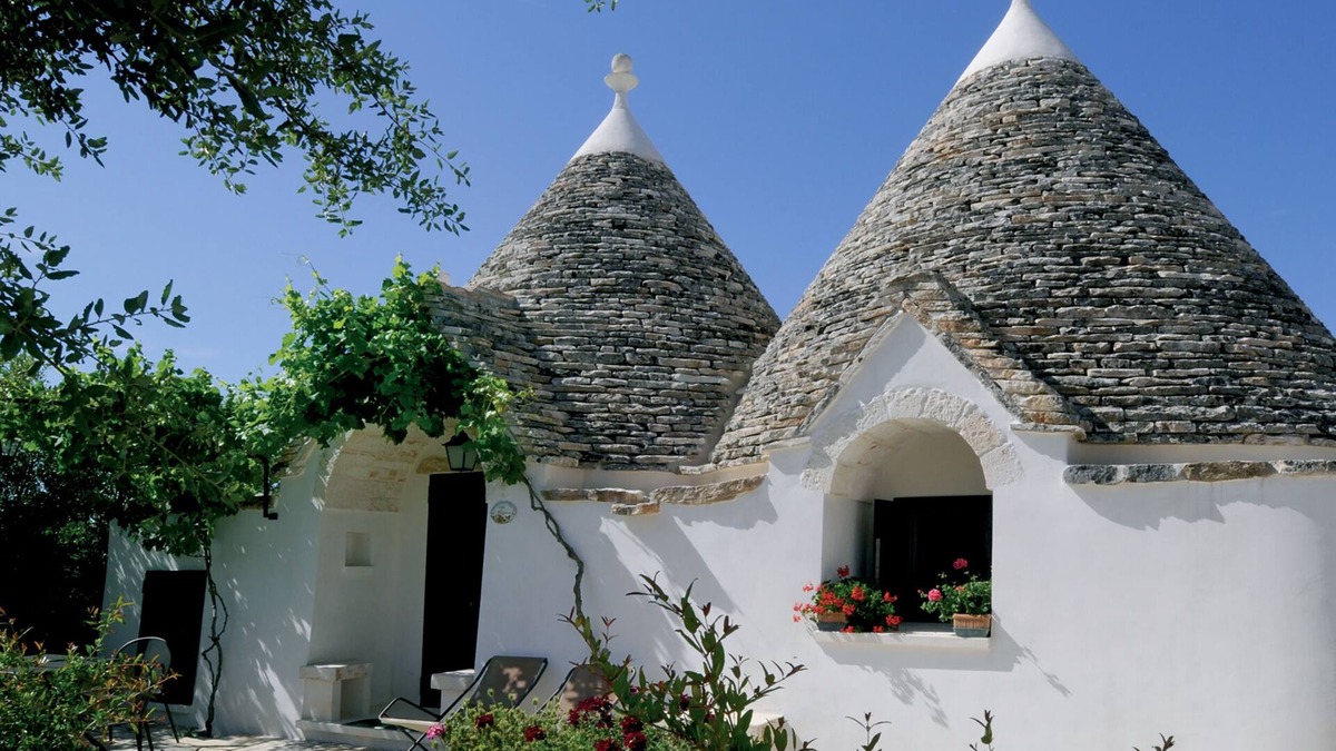 Martina Franca House | Trulli Valle d'Itria - Trulli del Melograno with 5 beds and large swimming pool