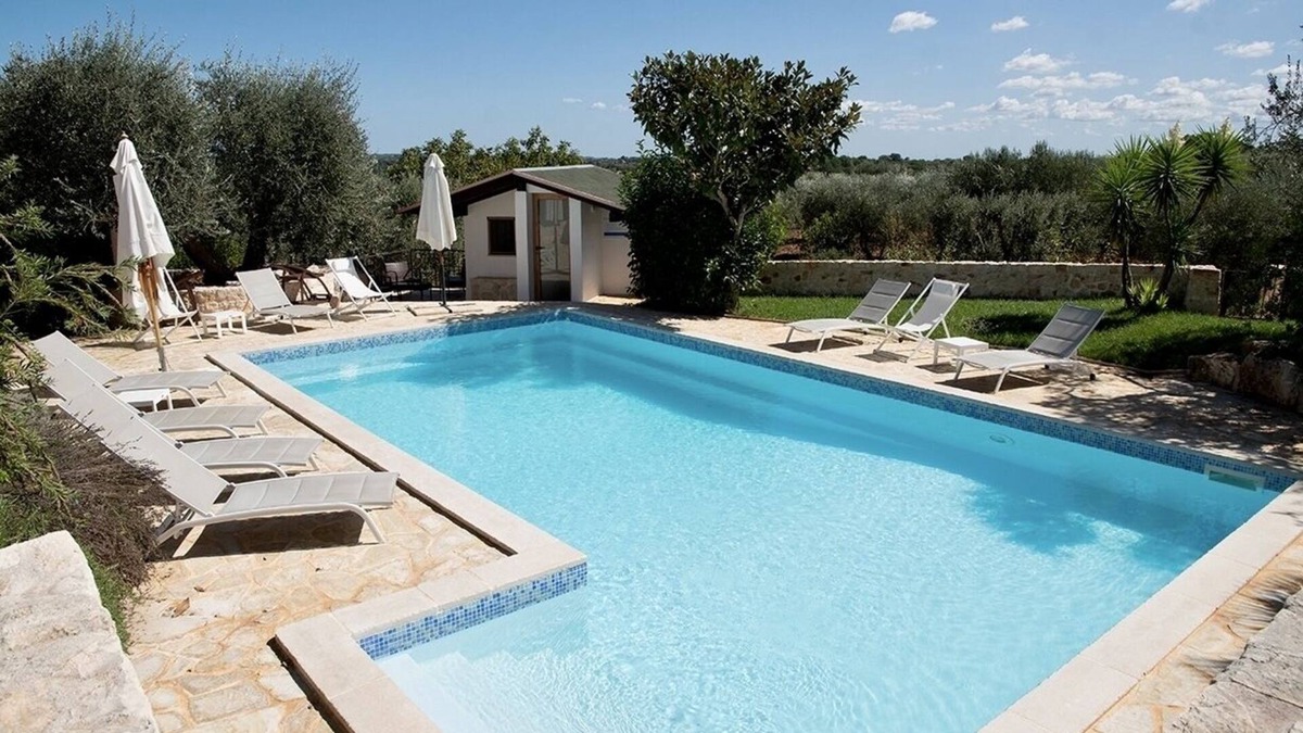Ostuni Villa | Trullo Maria Leo, beautiful holiday villa and large private swimming pool