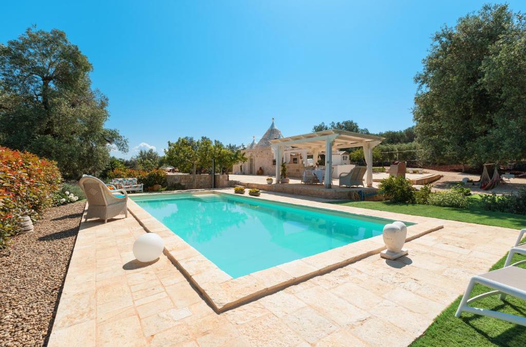 San Michele Salentino Villa | Trullo Milù with Pool