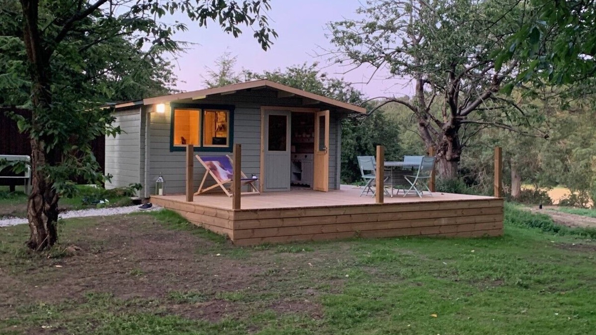 Sittingbourne Cabin | Truly Kentish Holiday Lets