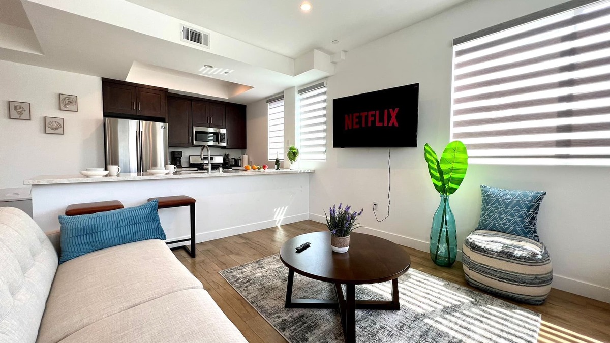 Pico-Union House | Truly Special LA Gem private rooftop deck VIEWS