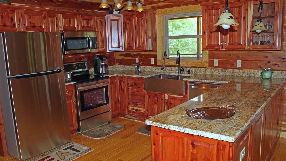 Wilburn Cabin | Trumpeter Lodge located on the banks of Little Red River, Heber Springs,Arkansas