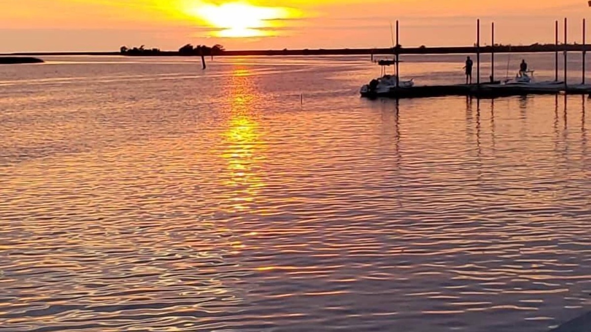 Steinhatchee RV Rental | Truth Harbors RV Site 30&50amp