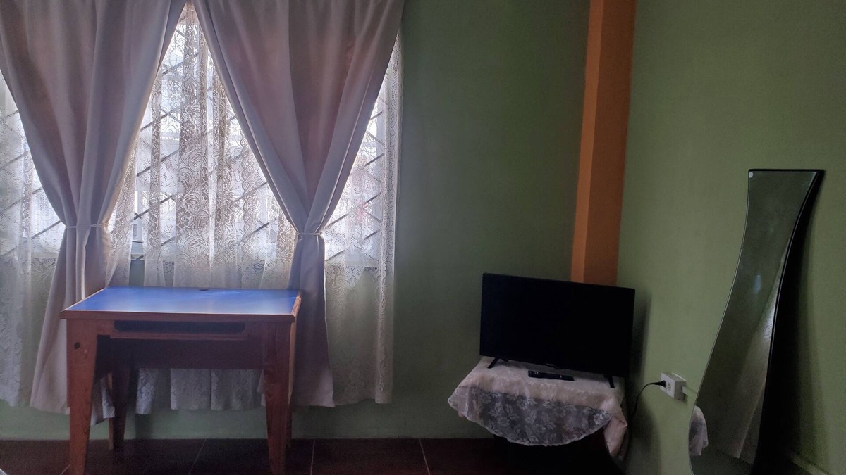 St. Augustine Apartment | Cozy studio, St Augustine, WiFi/AC one minute away from grocery, bank,laundromat
