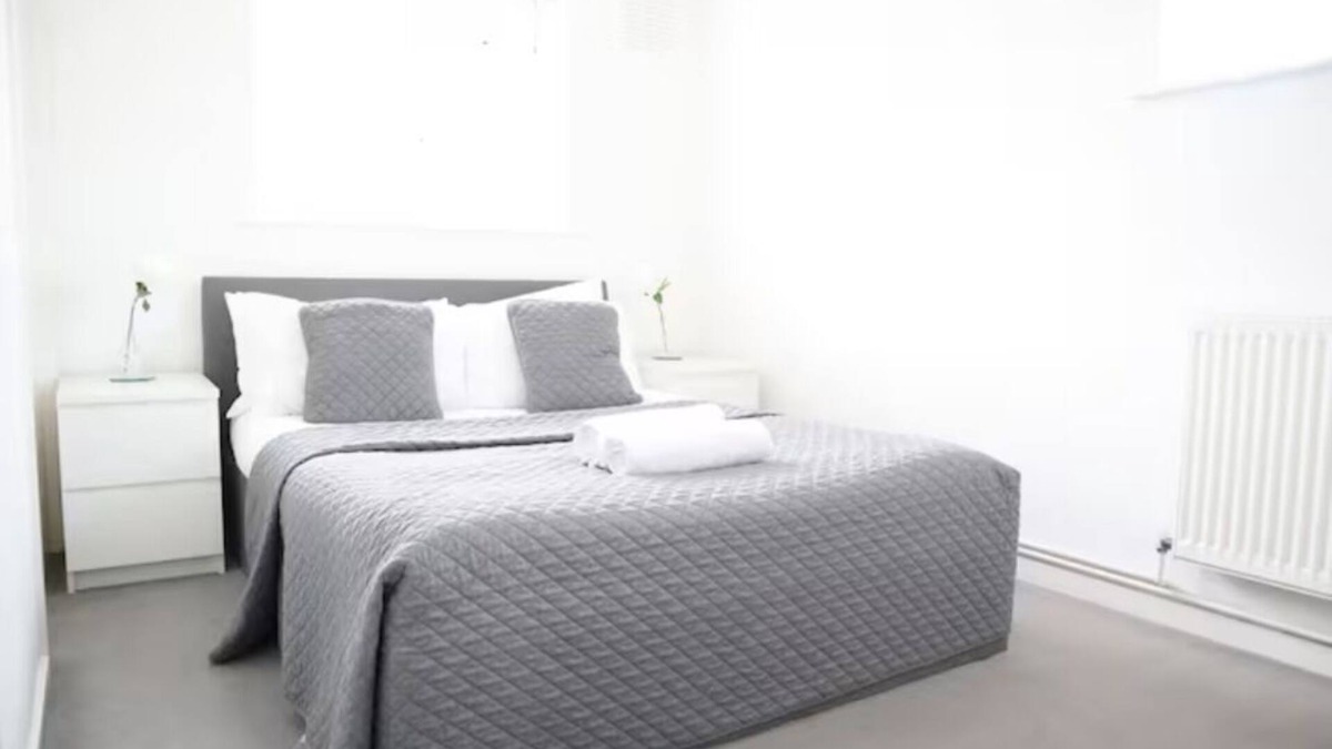 Nightingale Apartment | TTSA- Essential 1 Bedroom Apt Balham-Free Parking