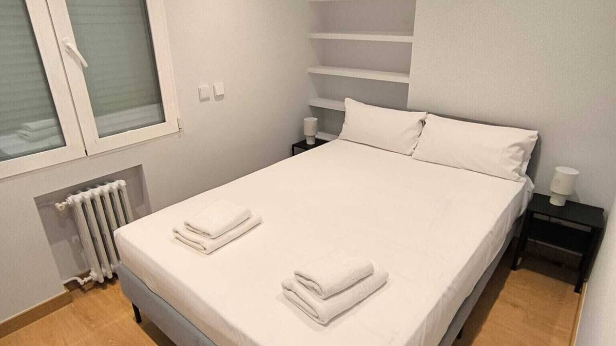 Almenara Bed & Breakfast | Tu Espacio Privado en Chamartín | Confort & Estilo