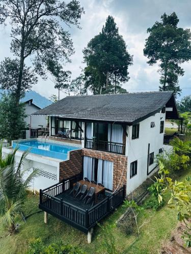 Janda Baik Villa | Tuah D Manggis Janda Baik 4BR 2 Storey Bungalow Private Infinity Swimming Pool with Gunung Nuang View