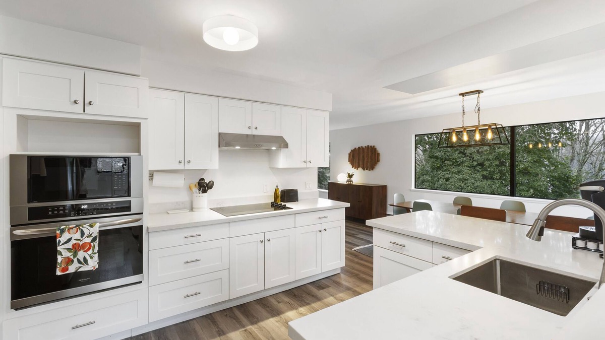 Tukwila House | Tucked Away in the Treetops