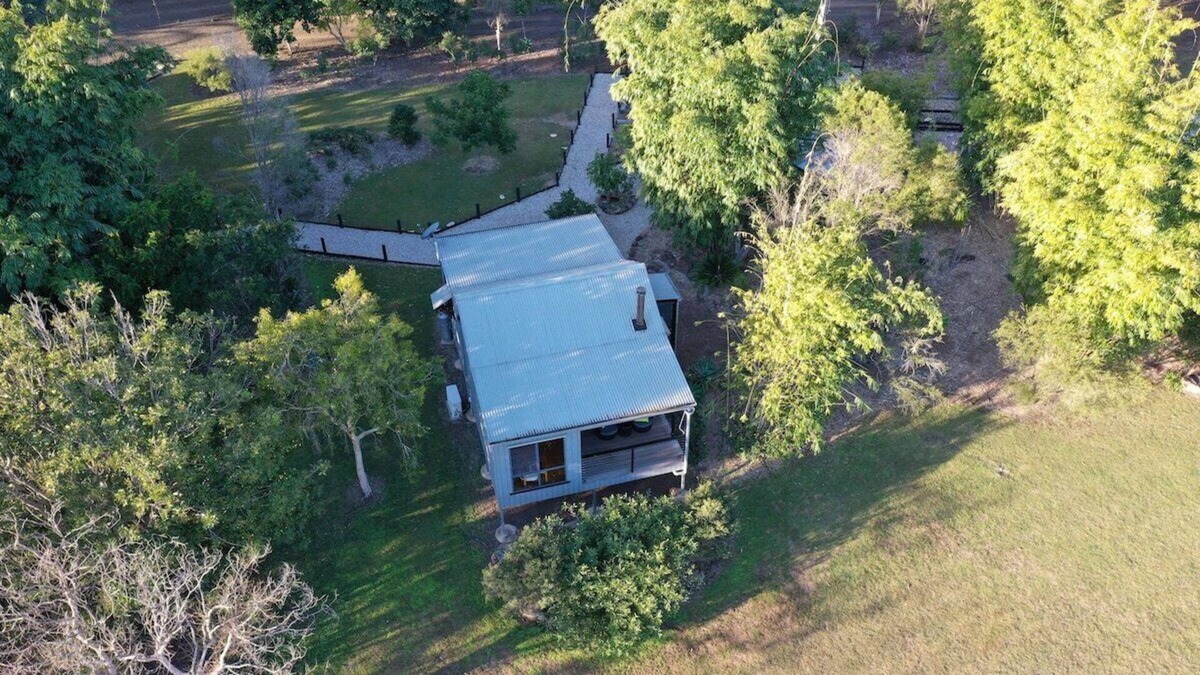 Rathdowney Cottage | Tuckeroo Cottages - Kookaburra Cottage