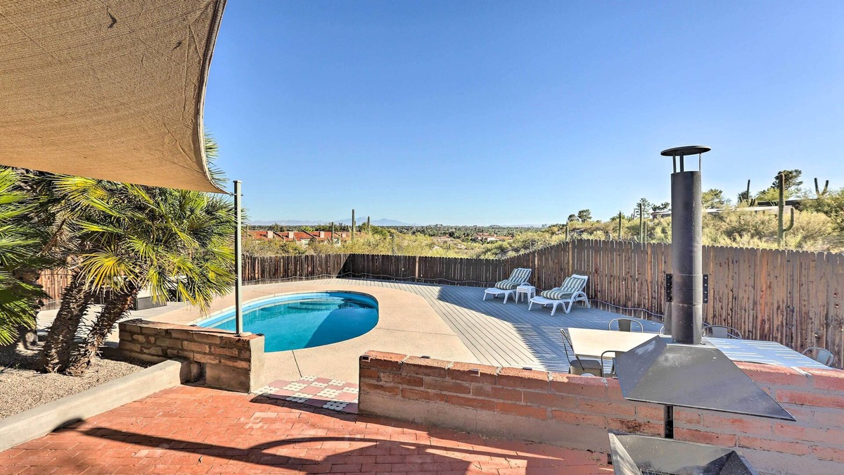 Catalina Foothills Estates House | Tucson Oasis 'La Casa de las Palmas' w/Pool!