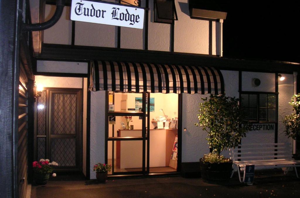 Tahunanui Hotel | Tudor Lodge Motel