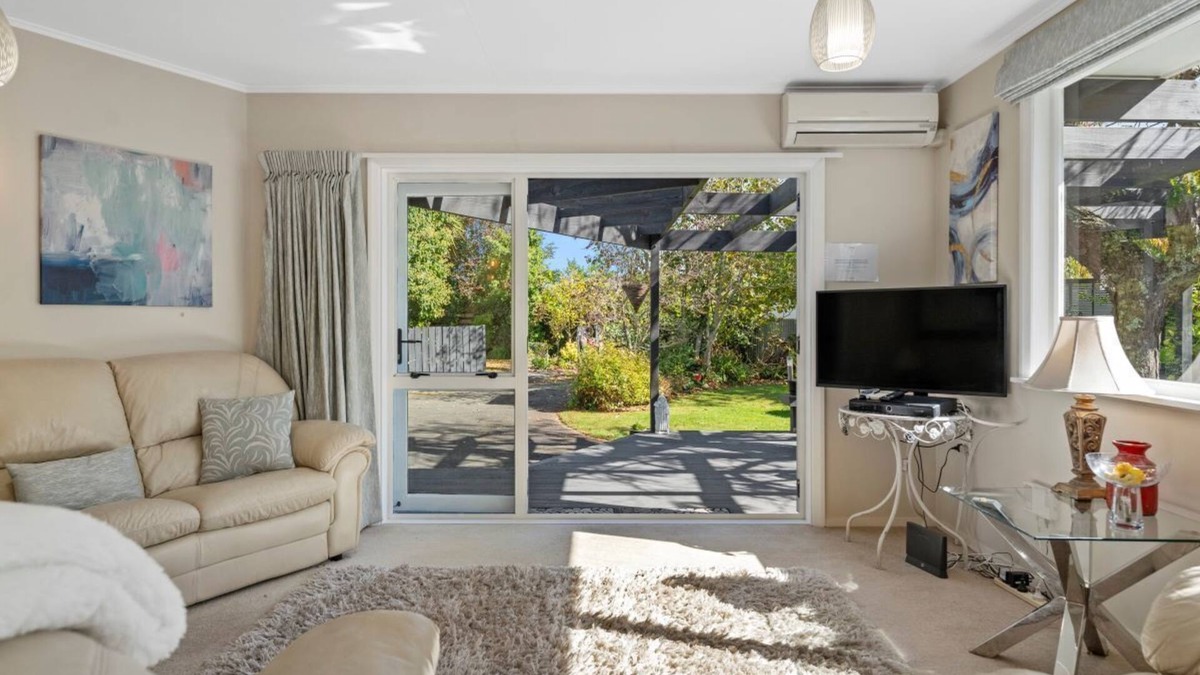 Havelock North House | Tui Paradise - Havelock North
