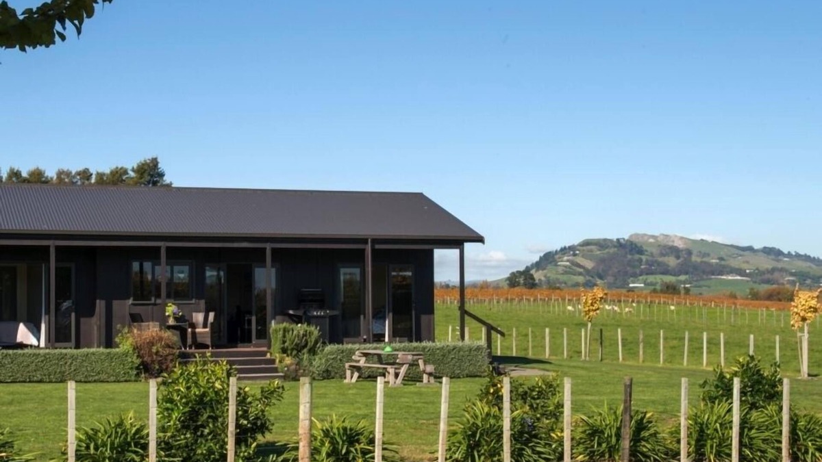 Haumoana Cottage | Tuki Tuki Cottages. Chardonnay Cottage