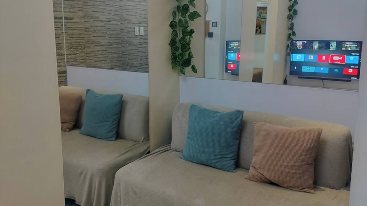 South Triangle Condo | Tum's MPlace Staycation 5th Floor Tower A
