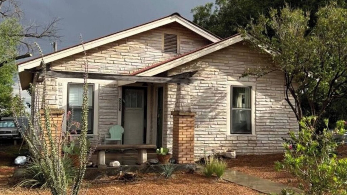 Marfa House | Tumble West Marfa - Charming & Comfortable 2-Bed, 2-Bath