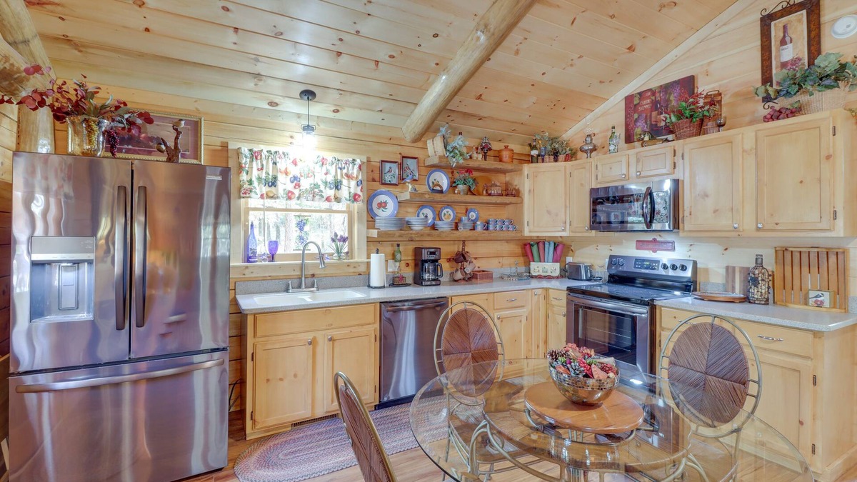 Tumbling Shoals Cabin | Tumbling Shoals Cabin w/Fire Pit: 1 Mi to Lake