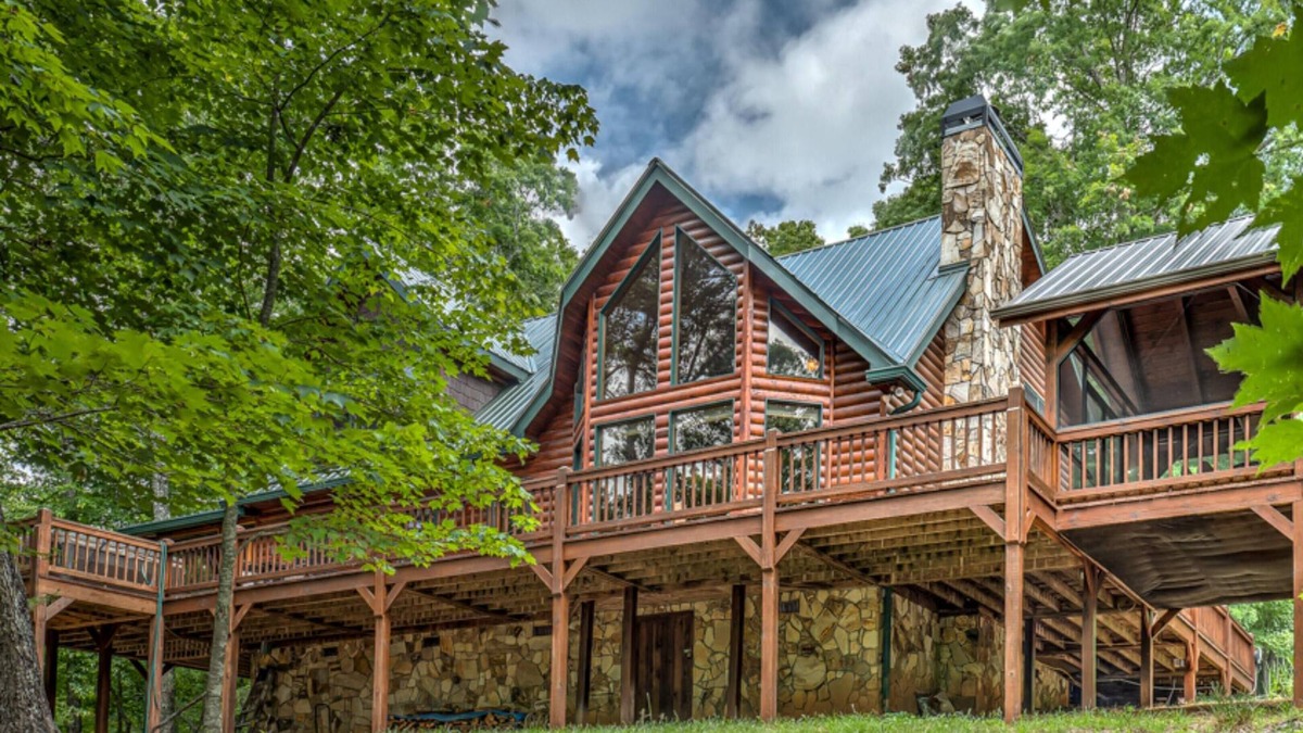 Morganton House | Tumnus Ridge by Escape to Blue Ridge