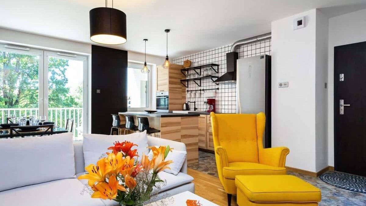 Srodmiescie Apartment | Tumskie Ogrody II Spacious Apartment |Parking|Desk