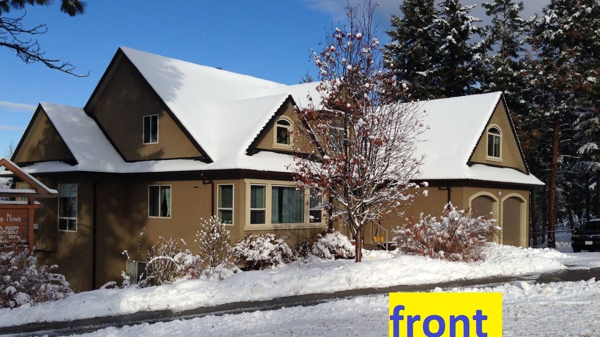 Central Okanagan House | TURIYA THE FOURTH - 3 Private Rooms in Shared House with Ceramic Studio