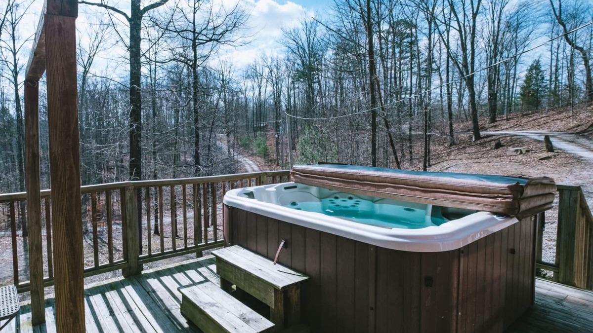 Stanton Cabin | Turkey Cove: Newly Renovated, Pet-Friendly 3BR Home with Hot Tub and Fireplace