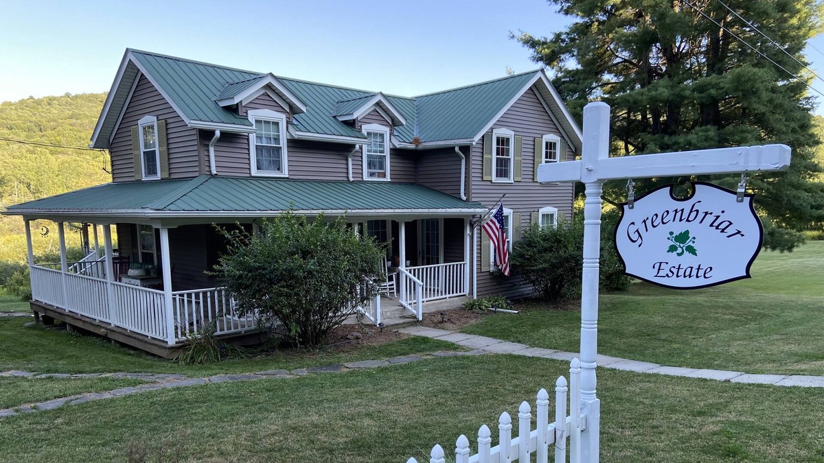 Arnot House | Turn of the Century Farmhouse- 6 miles from Wellsboro