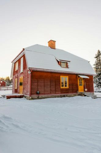 Mora House | Turn-Of-The-Century Villa Near Vasaloppet Trail