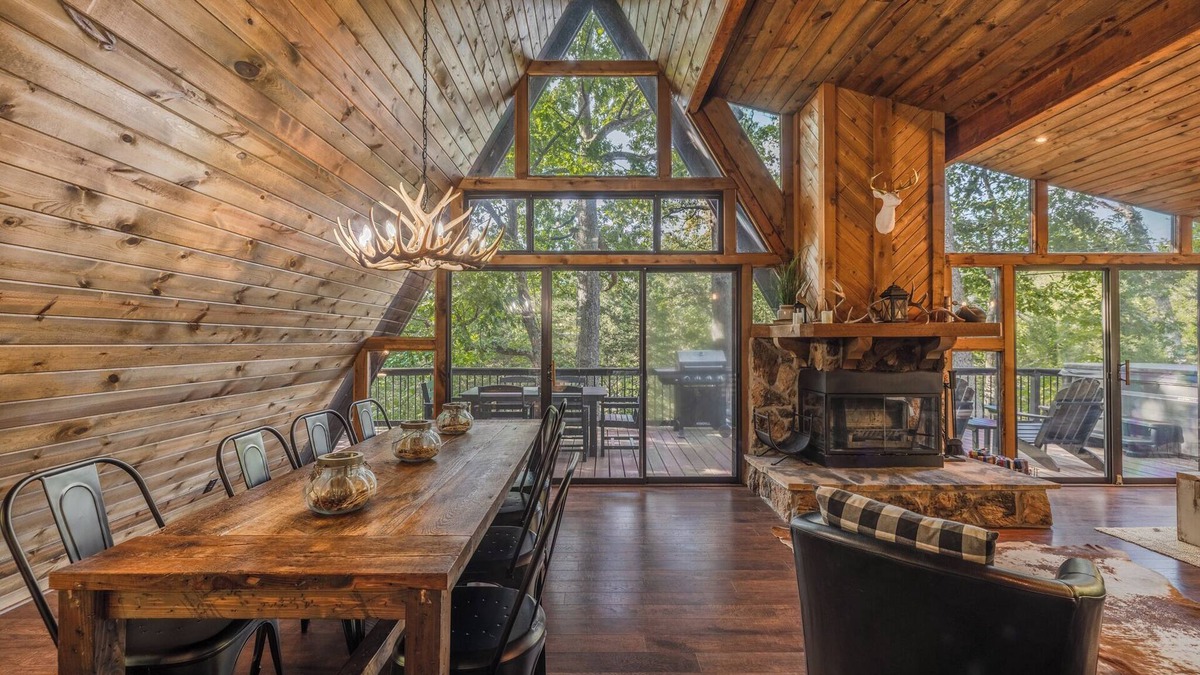 Innsbrook Ski Chalet | Turnberry Lakefront Getaway by Innsbrook Vacations!