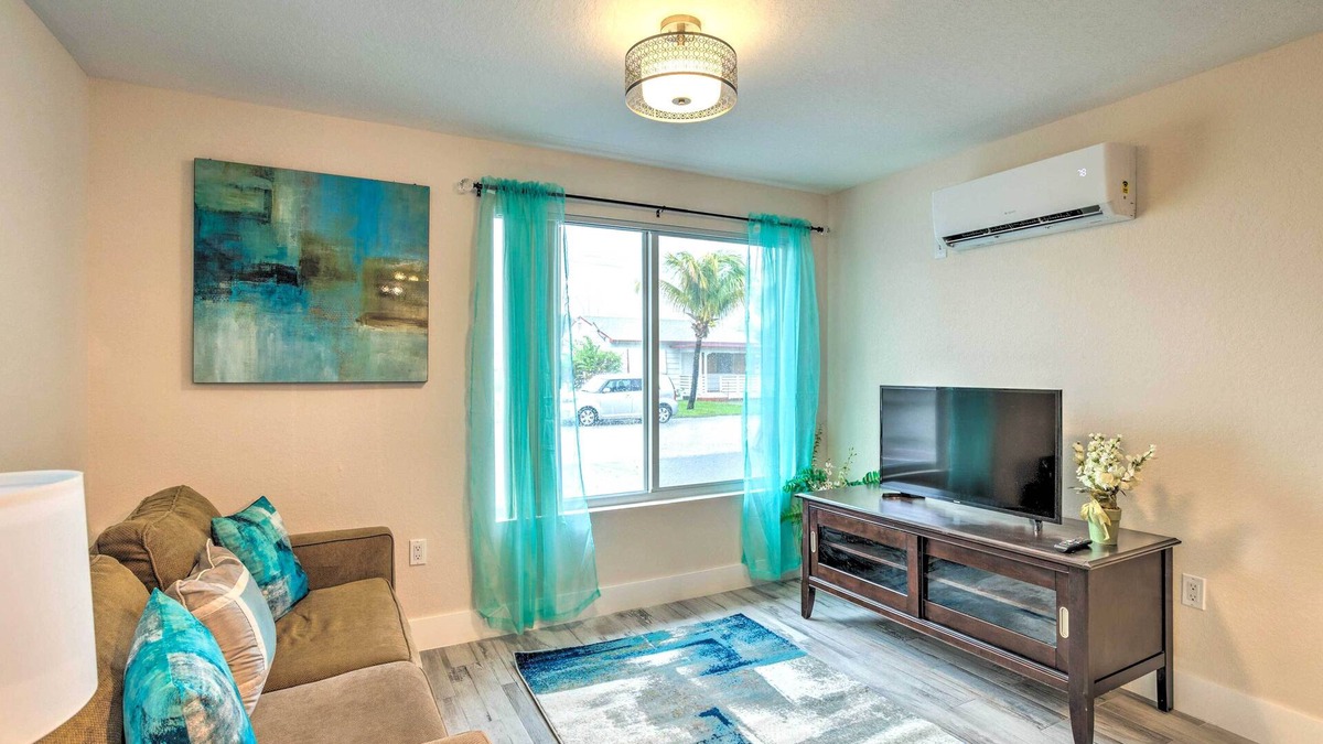 Riviera Beach Apartment | Turquoise Escape ~ 1 Mi to Sailfish Marina!