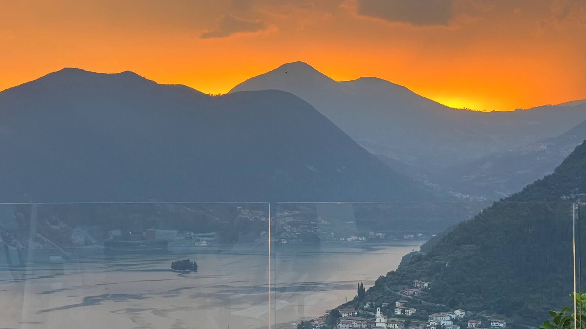 Sulzano Villa | Turquoise villa