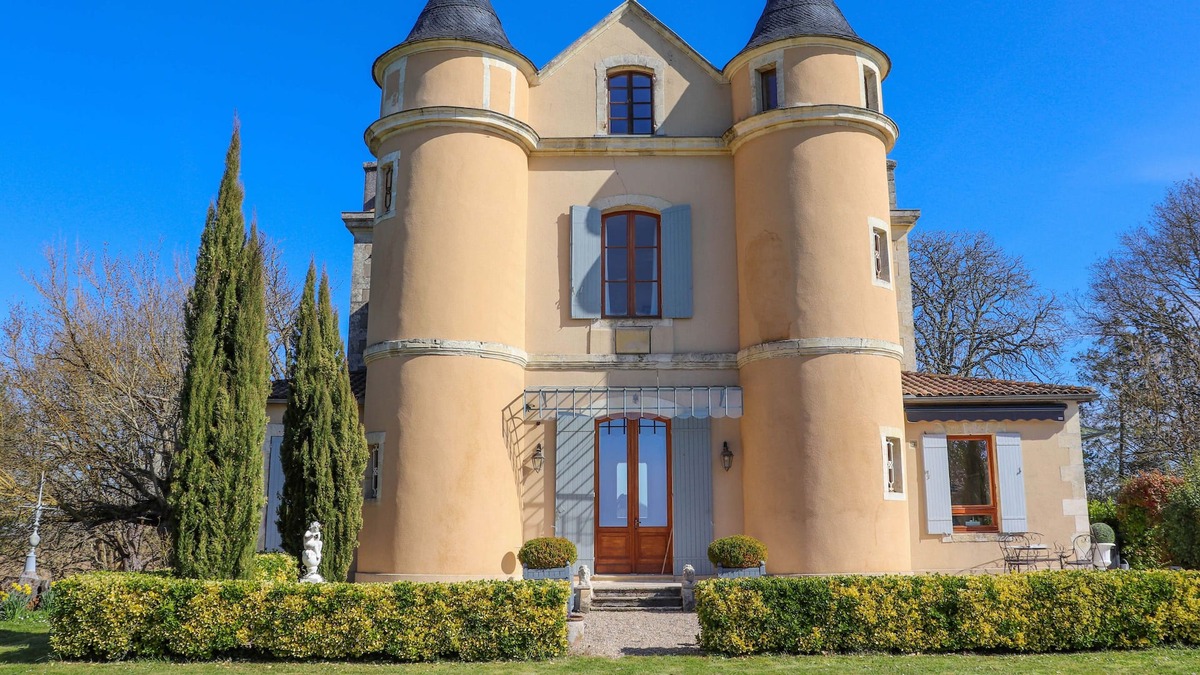 Seyches Other | Turreted Petit Château with magnificent views between Bordeaux & Bergerac