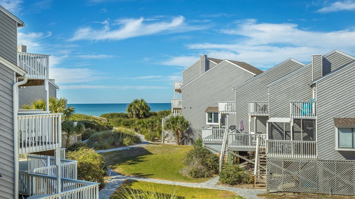 Port St. Joe Condo | Turtle Crawl = Gulf View! 75 steps to beach! Dog-friendly. Beach chairs +more.