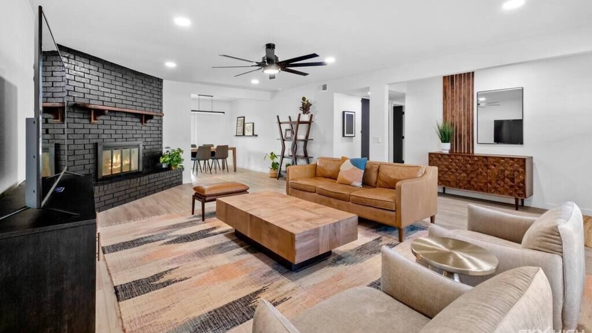Rogers House | Turtle Creek Casa Sleeps 10
