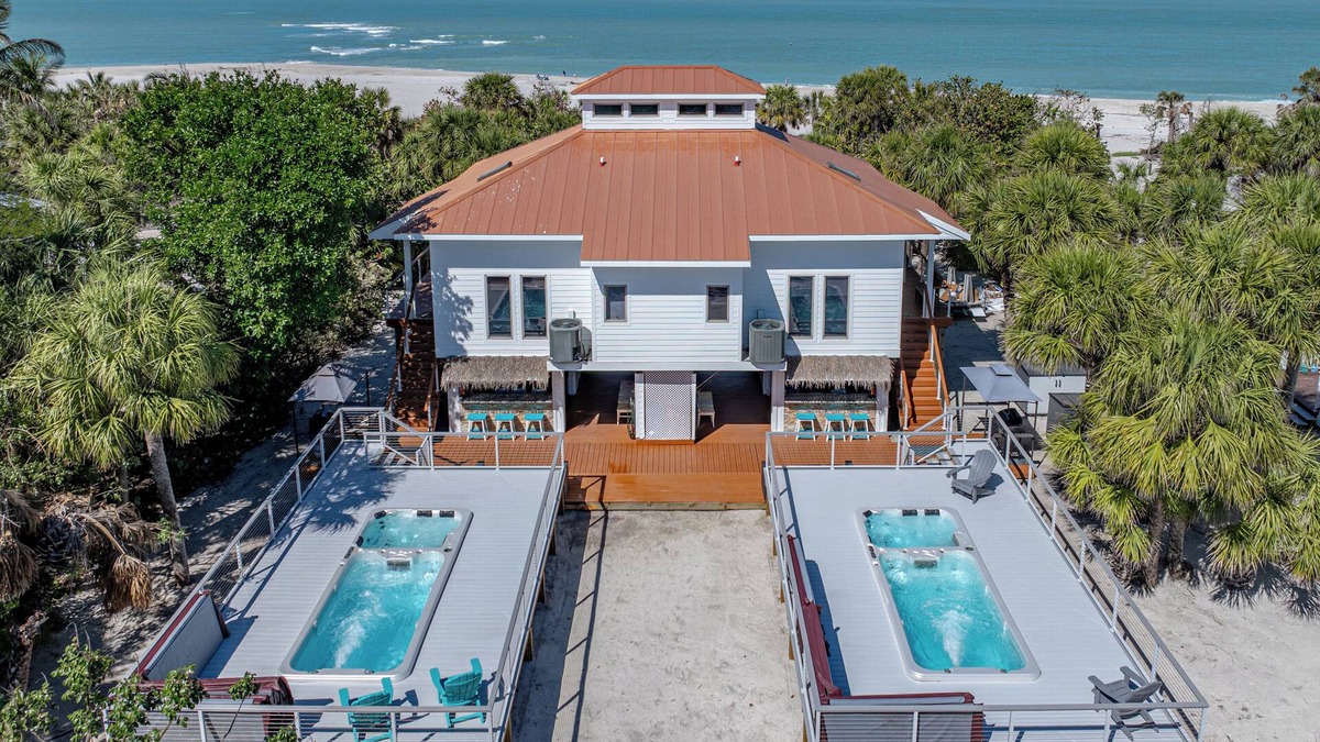 Jose's Hideaway Condo | TURTLE & PIPER SHORES–Double Your Pleasure–6 BR BEACHFRONT - POOL, 2 GOLF CARTS